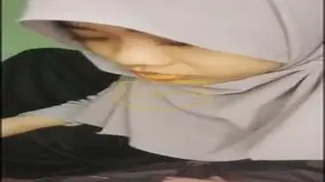 Arini Cewek Hijab Colmek Dildo Sampai Basah poster