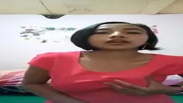 Cam Cewe Baju Pink Rambut Pendek Sange Terus poster