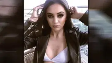 Dokumentasi Jennifer Cantik Live Bersantai Kasur poster