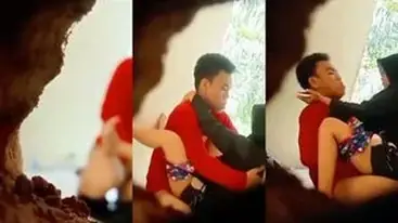 Dokumentasi Ukhti Hijab Cantik Bersantai Kasur poster