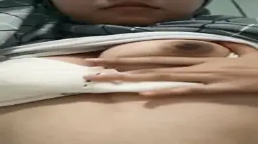 Dokumentasi Ukhti Ilyani Cantik Live Kasur poster