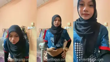 Gadis Afifah Karyawati Cantik Pasrah Servis poster