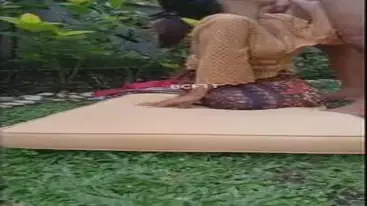 Gadis Batik Pasrah Digenjot Di Belakang Rumah poster