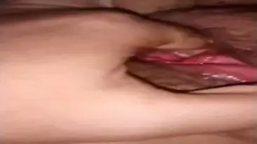 Tante Janda Cantik Pasrah Goyang Kasur Basah poster