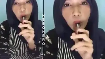 Ukhti Hijab Binal Sange Minta Isap Batang Pria poster