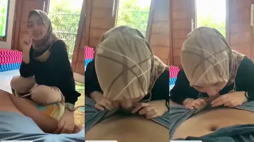 Ukhti Hijab Cantik Pasrah Servis Kasur poster
