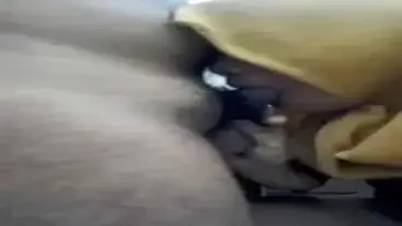 Ukhti Hijab Kuning Cantik Pasrah Servis Kasur poster